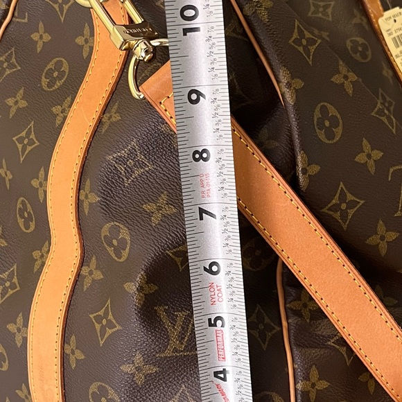 Louis Vuitton Keepall huge duffle bag w / strap - Picture 7 of 16